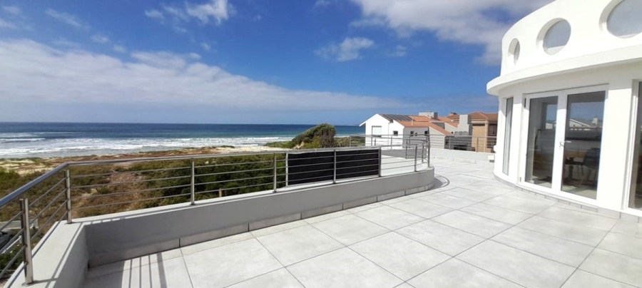 4 Bedroom Property for Sale in Stilbaai Oos Western Cape